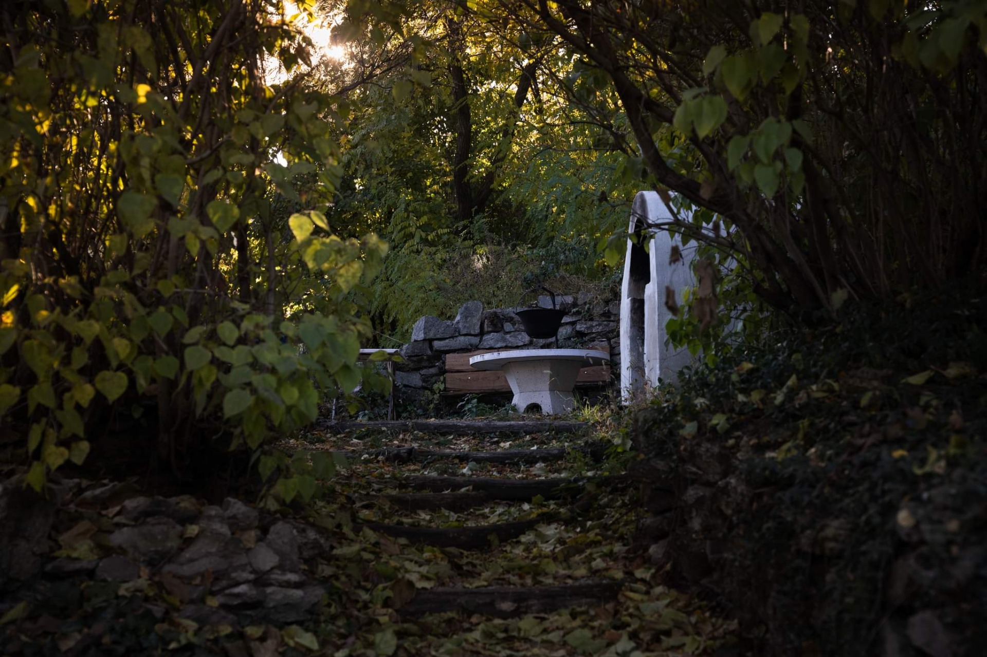 Kerti szalonnasütő